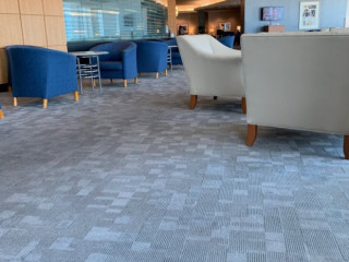 Delta Skylounge