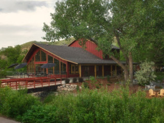 The Clubhouse At Paradise Valley