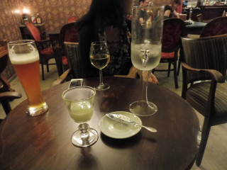 Grotesque Absinth-Bar