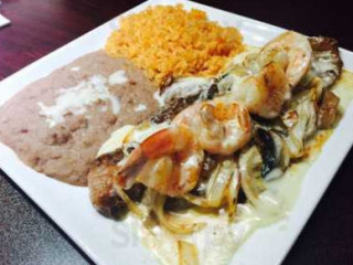 Los Primos Restaurant Bar Grill