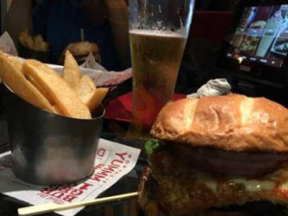 Red Robin Gourmet Burgers And Brews