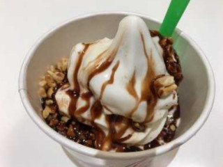 Hoopla Frozen Yogurt