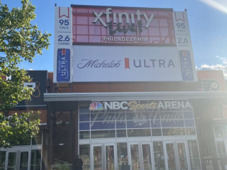 Broad Street Bullies Pub Xfinity Live!