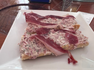 Jamoneria Sarmiento