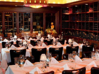 Pappas Bros. Steakhouse Galleria