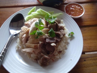 ข้าวมันไก่กองพล