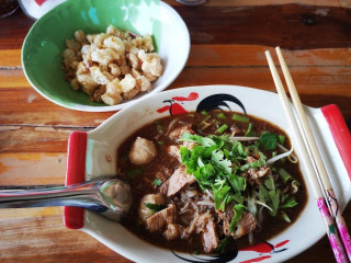 ป้าต้อย ก๋วยเตี๋ยวเรือ อยุธยา จตุจักร เจ้าเก่า