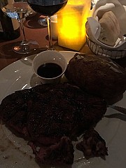 Lucky's Steakhouse