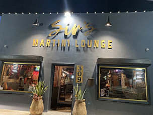 Sir's Martini Lounge