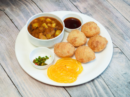 Club Kachori (5 Pcs) And Jalebi (1 Pc)