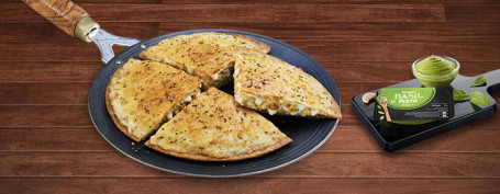 Paratha Pizza Combos: Paneer Basilikum Pesto