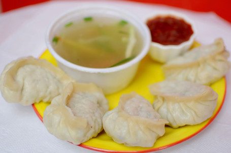 Chicken Momos With Soup (5 Pcs)