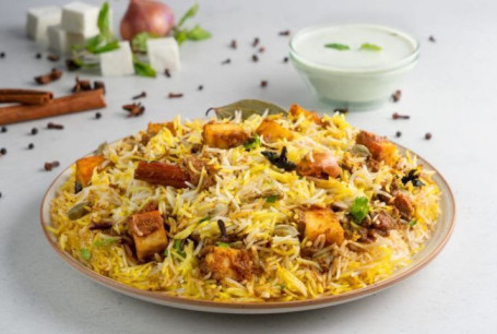 Hyderabadi Dum Paneer Biryani (Til 1 Person)