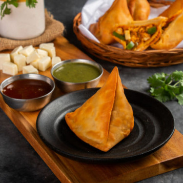 Bagt Paneer Samosa