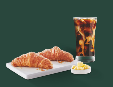 Tall Vanilla Sweet Cream Cold Brew Med Smør Croissant Med Smør