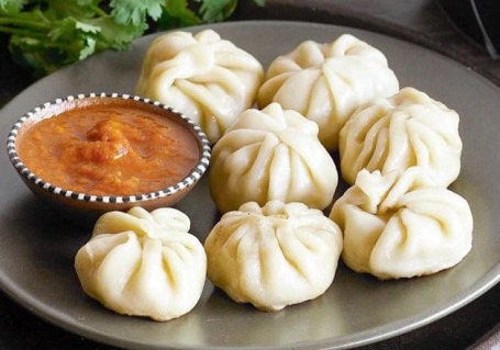 Veg Momos [8 Stykker]