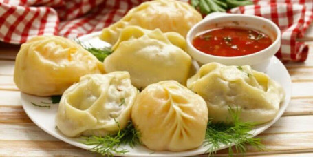 Chicken Momo With Soup And Chutney