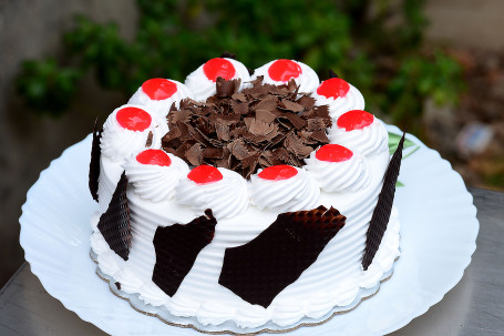 Black Forest Cake (One Pound)