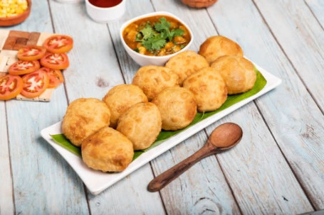 Club Kachori [4 Pieces] With Aloo Matar Sabzi Half Fry