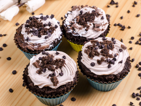 Nutty Chocolate Cupcakes Set