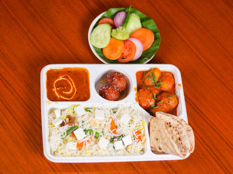 Kashmiri Aloo Dum Dal Makhani Veg Pulao Tawa Roti Salad Gulab Jamun