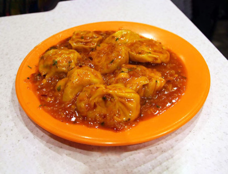 Chicken Gravy Momo (6 Pcs)