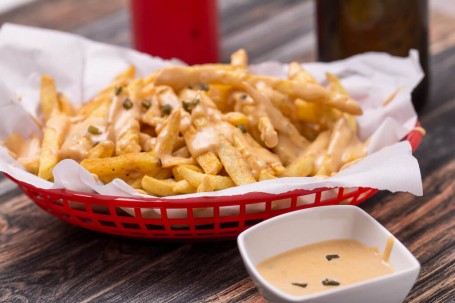 Pommes Frites Käse Überbacken