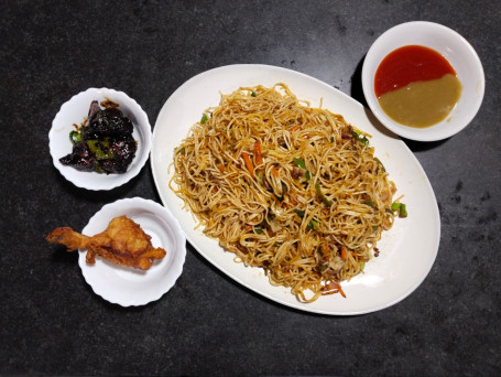 Veg Hakka Noodle With Chilli Chicken (2Pcs) And 1 Pcs Chicken Lollipop