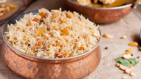 Kaju Kismis Diye Pulao