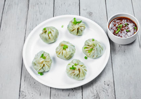 Veg Momo Served With Spicy Hot Sauce(6 Pcs)