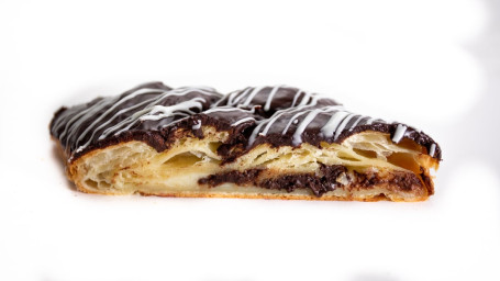 Braided Chocolate Éclair