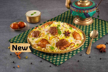 Gør Gosht Ki Dum Biryani (Fårekylling Dum Biryani Serverer 2).