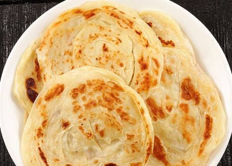 Parotta (3 Pcs) Choice Of Veg Gravy (250Ml)