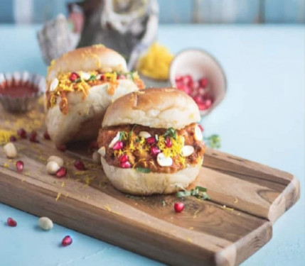 Borivali Ki Dabeli (2 Pcs)