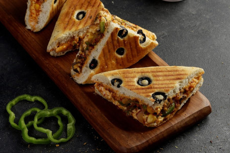 Cheesy Pizzeria Grillet Sandwich