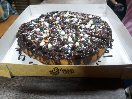 Belgian Choco Passion Waffl Pizza