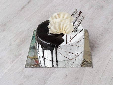 Eggless Chocolate Vanilla Cake (500 Gms)