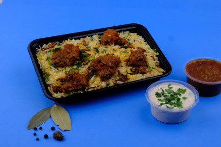 Chatpata Chicken Bombay Biryani [Raita 2 Free Gulab Jamun]