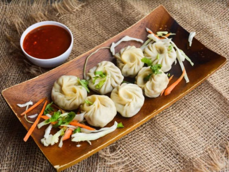 Veg Steamed Momos (8 Piece)