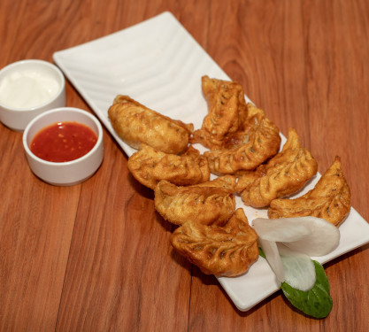 Tandoori Chicken Momos (6 Pcs)