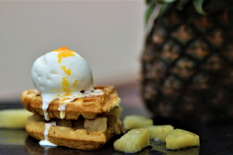 Pineapple Tidbits Cream Waffle(Half)