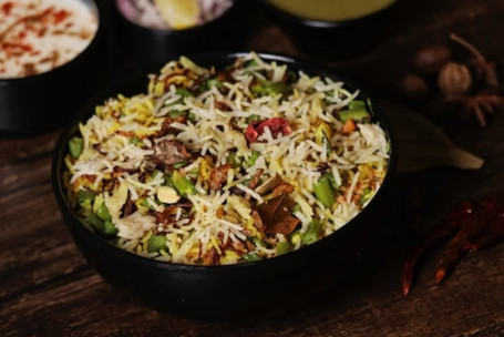 Veg Hyderabadi Biryani Gulab Jamun