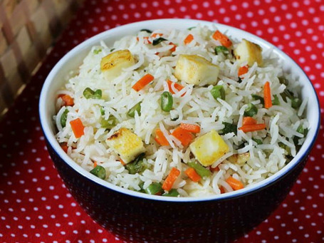 Paneer Fried Rice Served With Vej Raita)