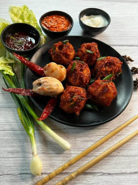 Chilly Chicken Momos (6 Pcs)