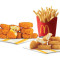 Kylling Mcnuggets 6 Stk Cheesy Veg Nuggets 9 Stk Pommes Frites (M)