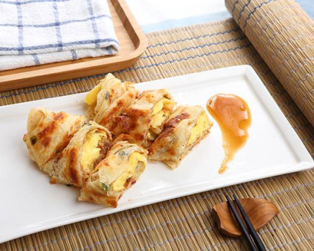 蔥抓餅加蛋 Scallion Pancake With Egg