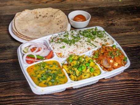 Yadav Ji Spl Thali. Kadai Paneer Dal Fry, Sabji, Paneer Polao 4 Tawa Roti Papad Achar Sweet