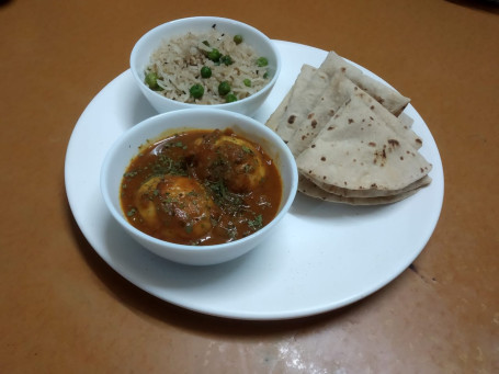 Egg Curry With 4 Roti Rice