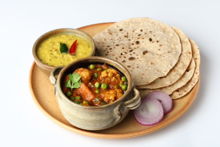 Matar Paneer Dal 4 Roti