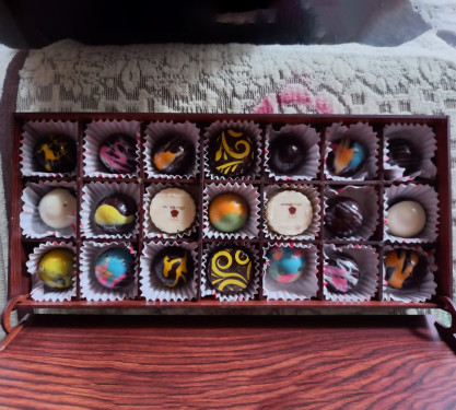 21 Cavity Assoted Chocolate Box